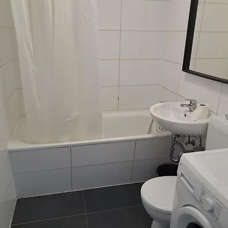 Uk380 Monteurwohnung In *